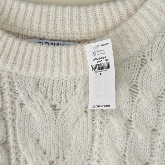 NWT Old Navy white cable-knit sweater. - Picture 3 of 3